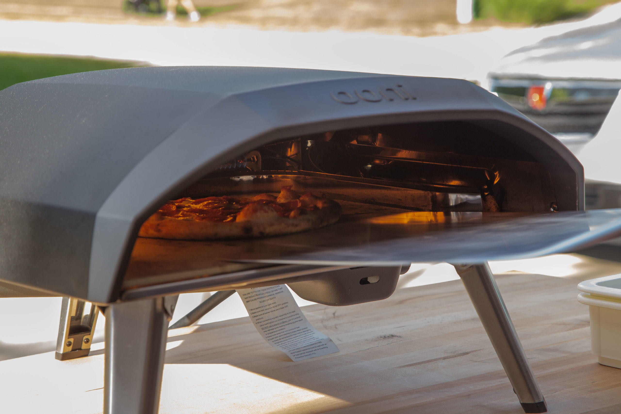 Ooni Koda 16 cooking great pizza at my parents' house