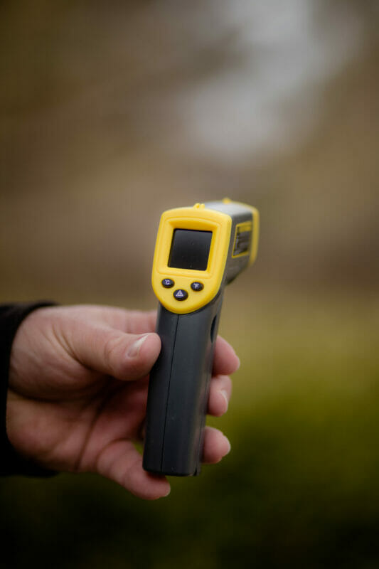 How do I use my Ooni Infrared Thermometer?