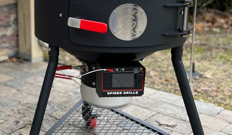 the Huntsman kettle kamado grill includes the easy to use Venom controller