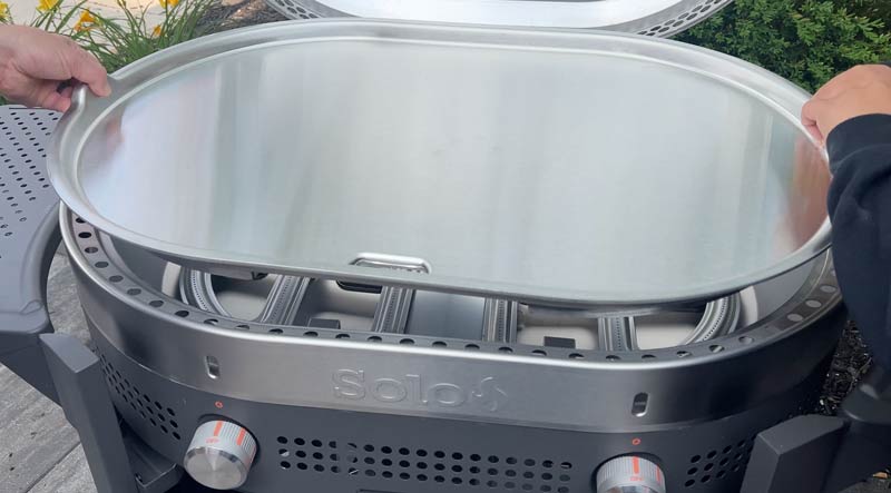 griddle-top-removed The stainless steel griddle top is relatively lightweight and easy to remove
