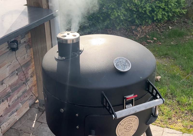 we tested charcoal grills for lid tightness
