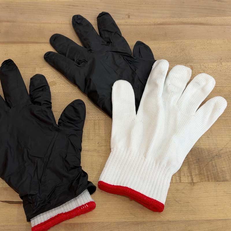this glove combination delivers protection from grease and wet foods