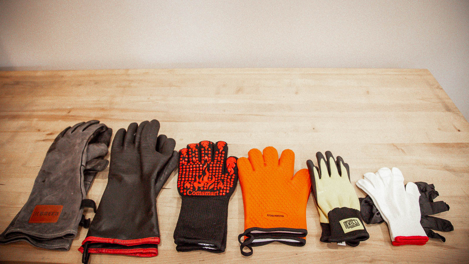 6 styles of heat resistant grill gloves