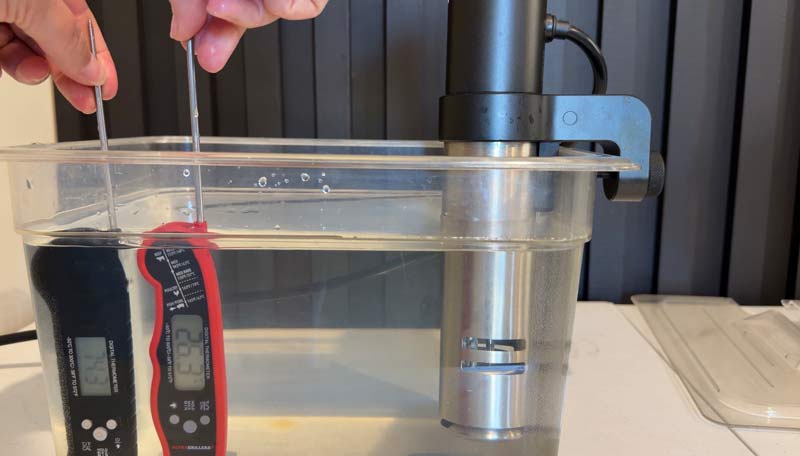 2 instant read thermometers have an IP67 water resistant rating and can be submerged in water.