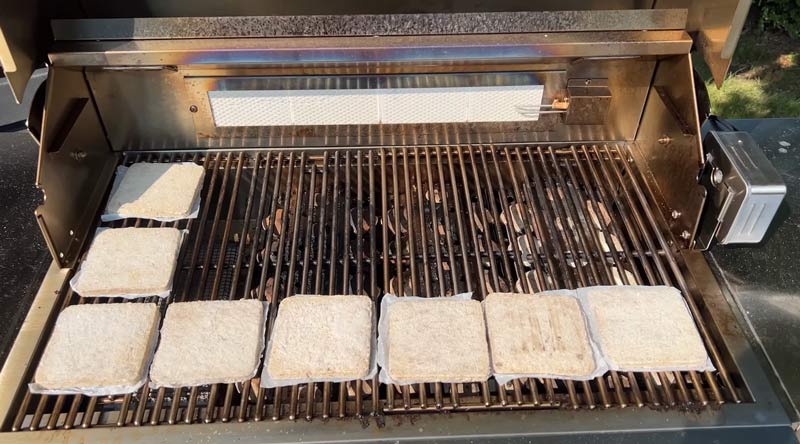 measuring grate capacity on the 32" premier grill with frozen burger patties