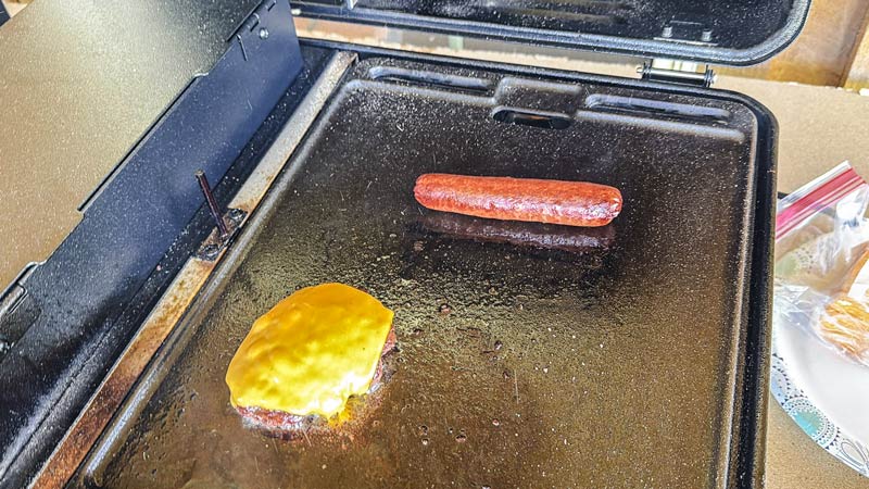 the traeger ranger portable package includes a griddle plate