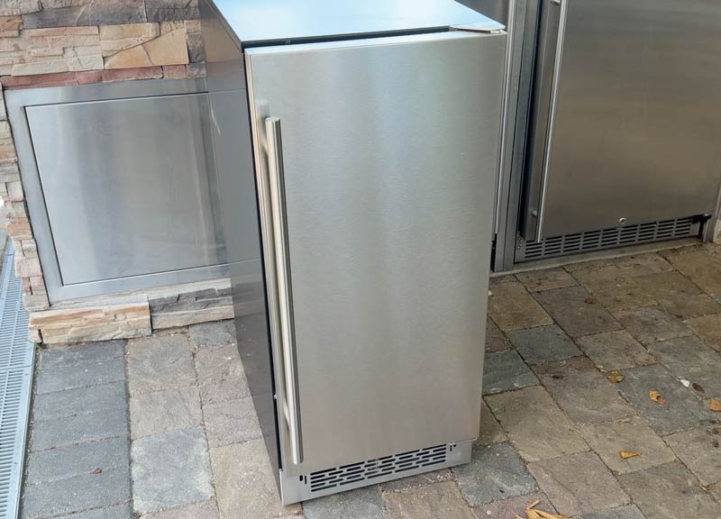 nugget style outdoor kitchen ice maker
